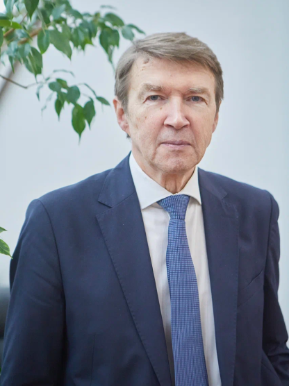 Валентин Макаров